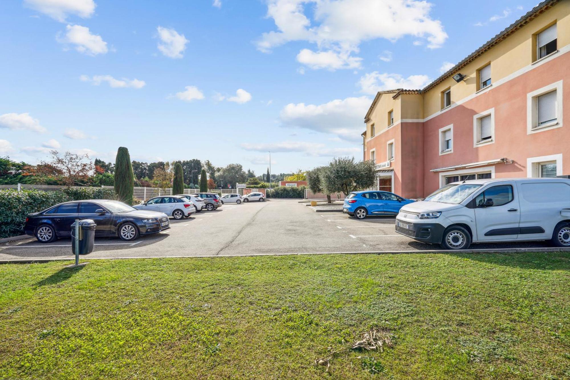 Hotel Akena Chateaurenard - Parc Des Expositions Avignon Eksteriør bilde